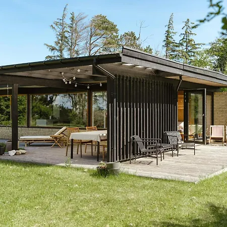 60s Style Near Tisvildeleje Vejby