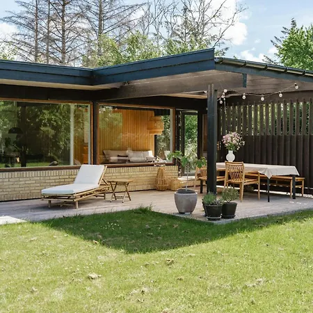 60s Style Near Tisvildeleje 度假居